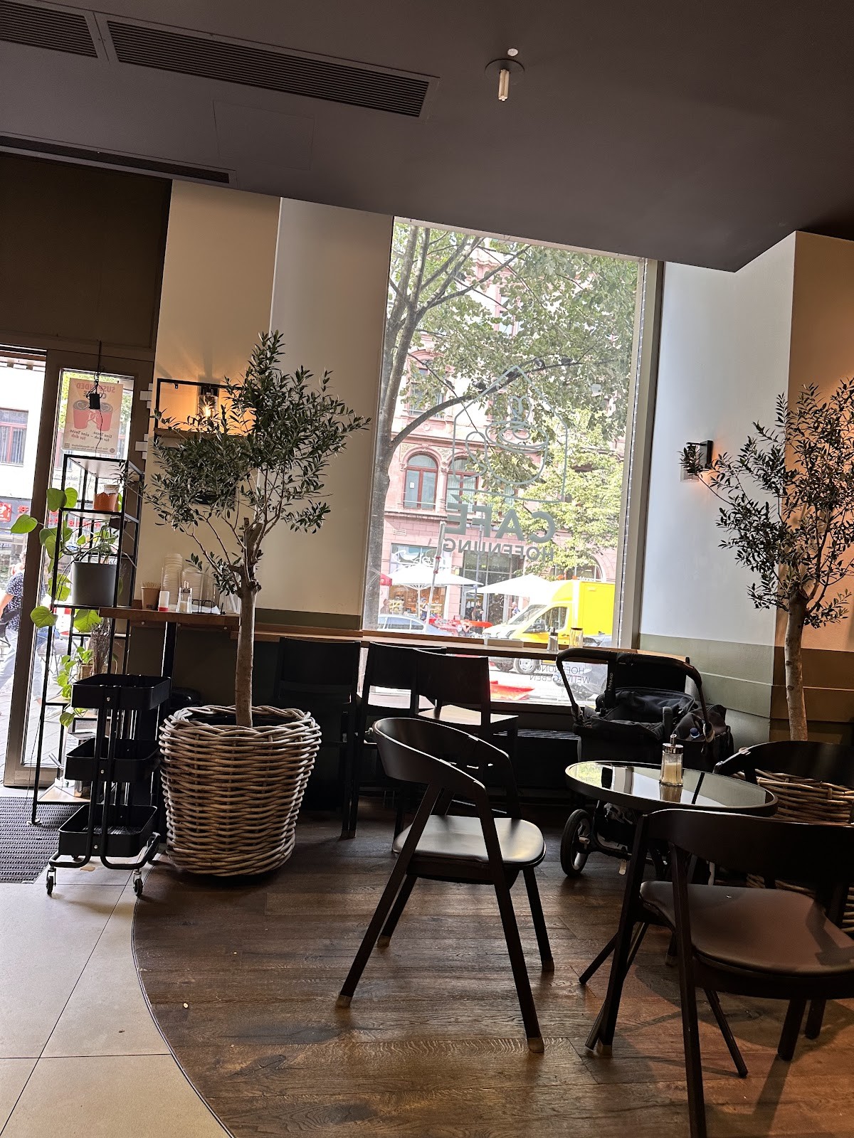 Café Hoffnung: the place