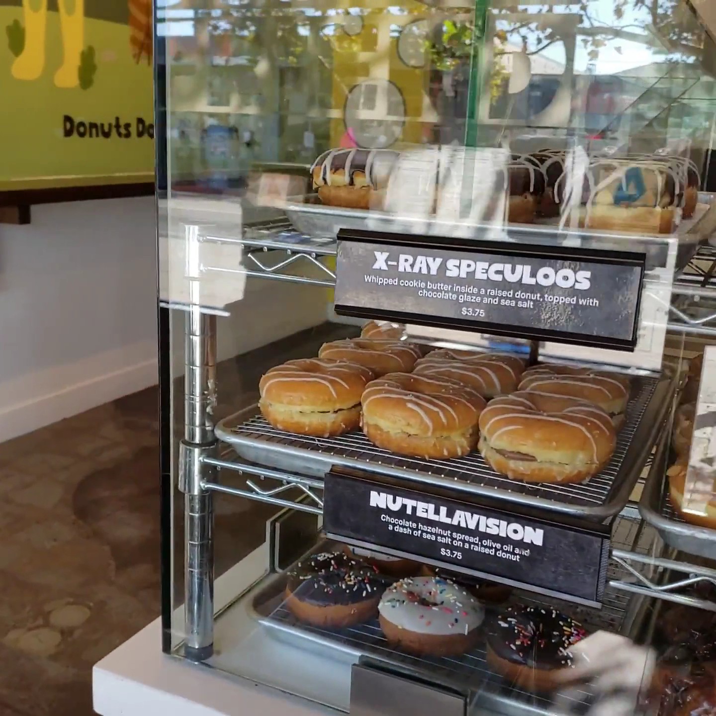 Donut Friend - Highland Park - Dessert, Ice Cream, Coffee & More: food & drinks