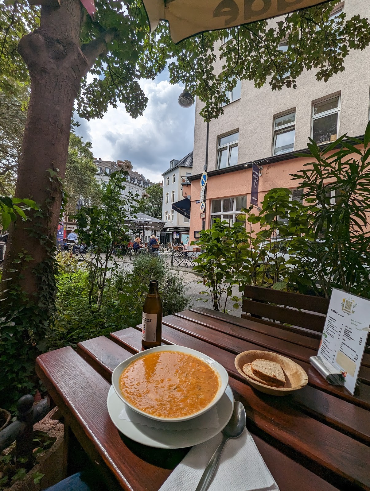 Café Zikade: the place