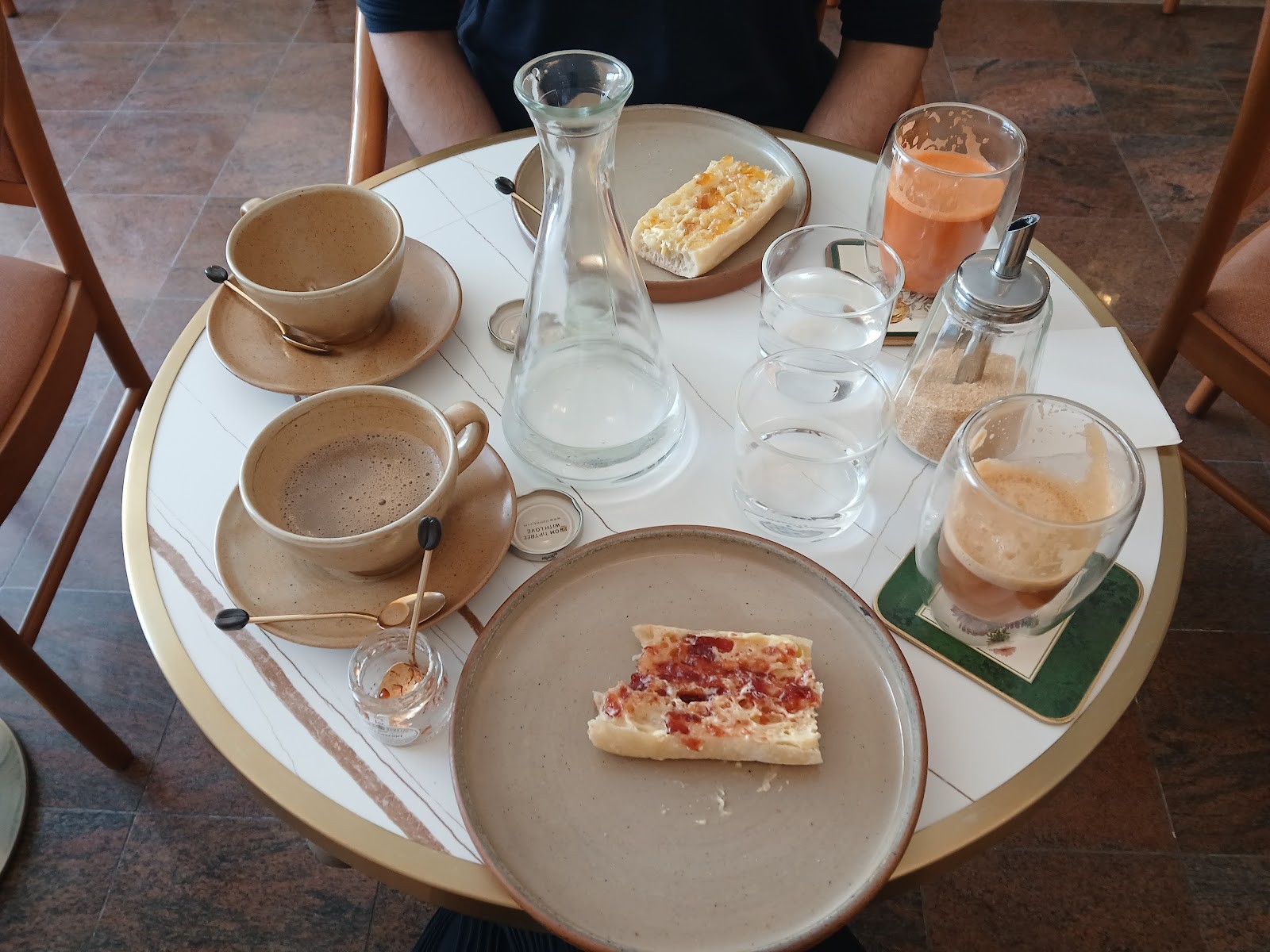 Le Goûter Parisien: food & drinks