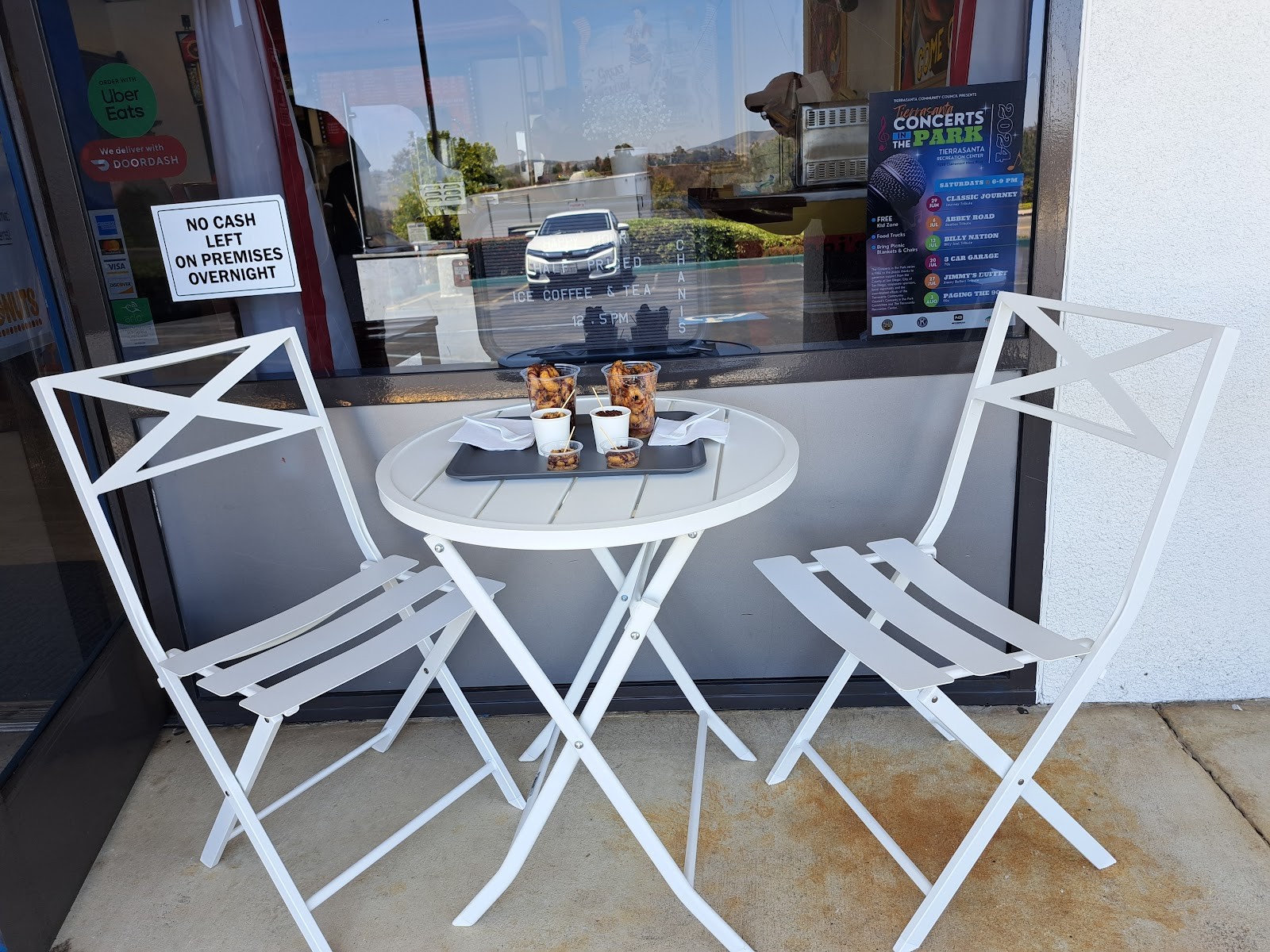 Chani's Donuts: the place