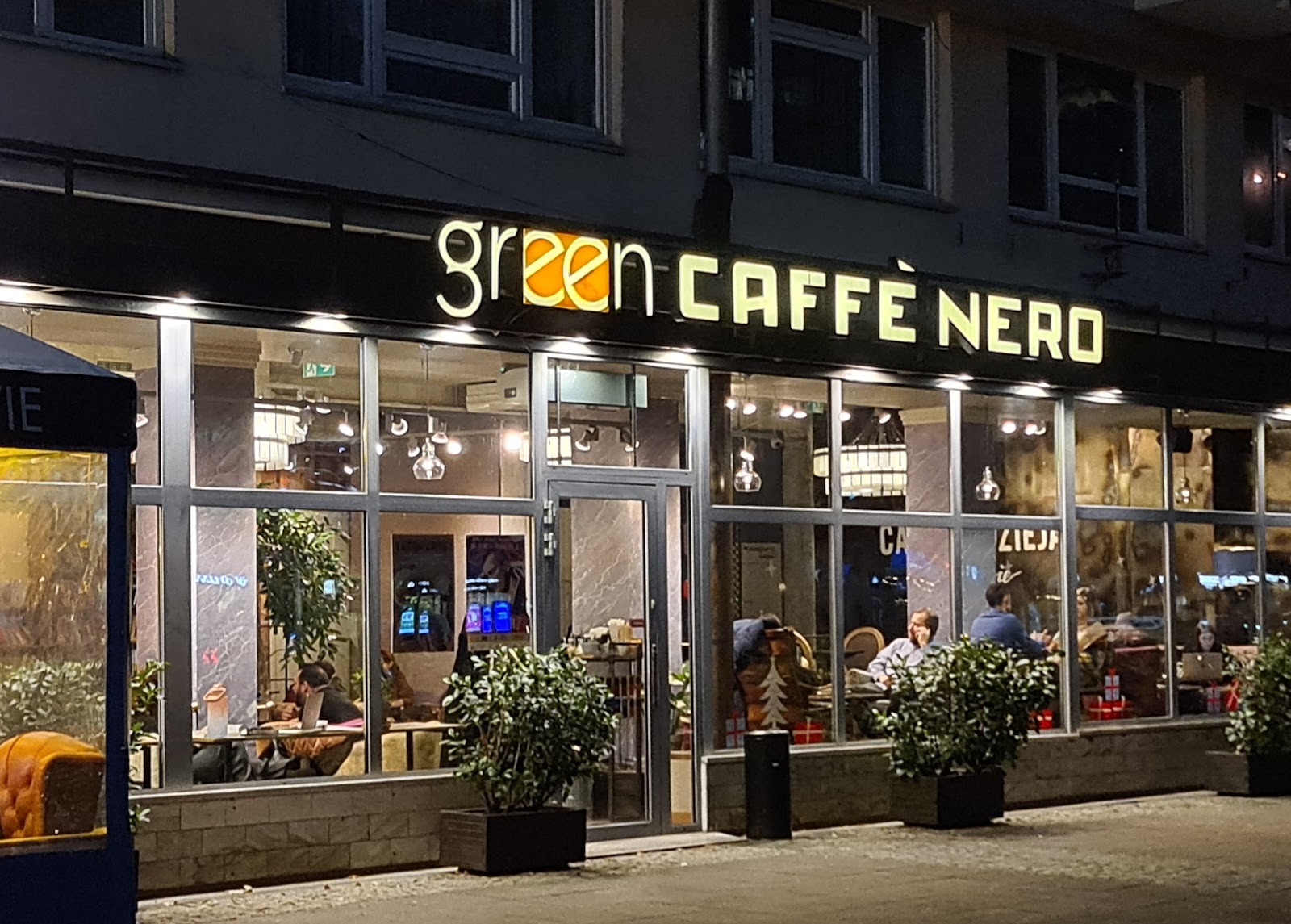 Green Caffè Nero: the place