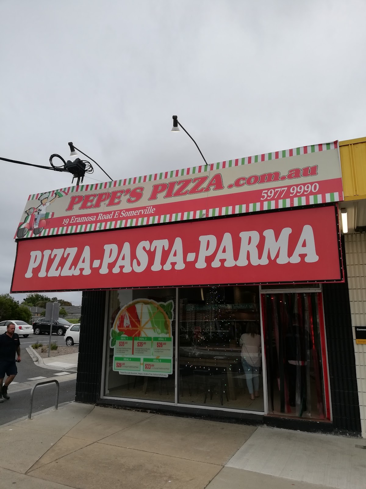 Pepe's Pizza: the place