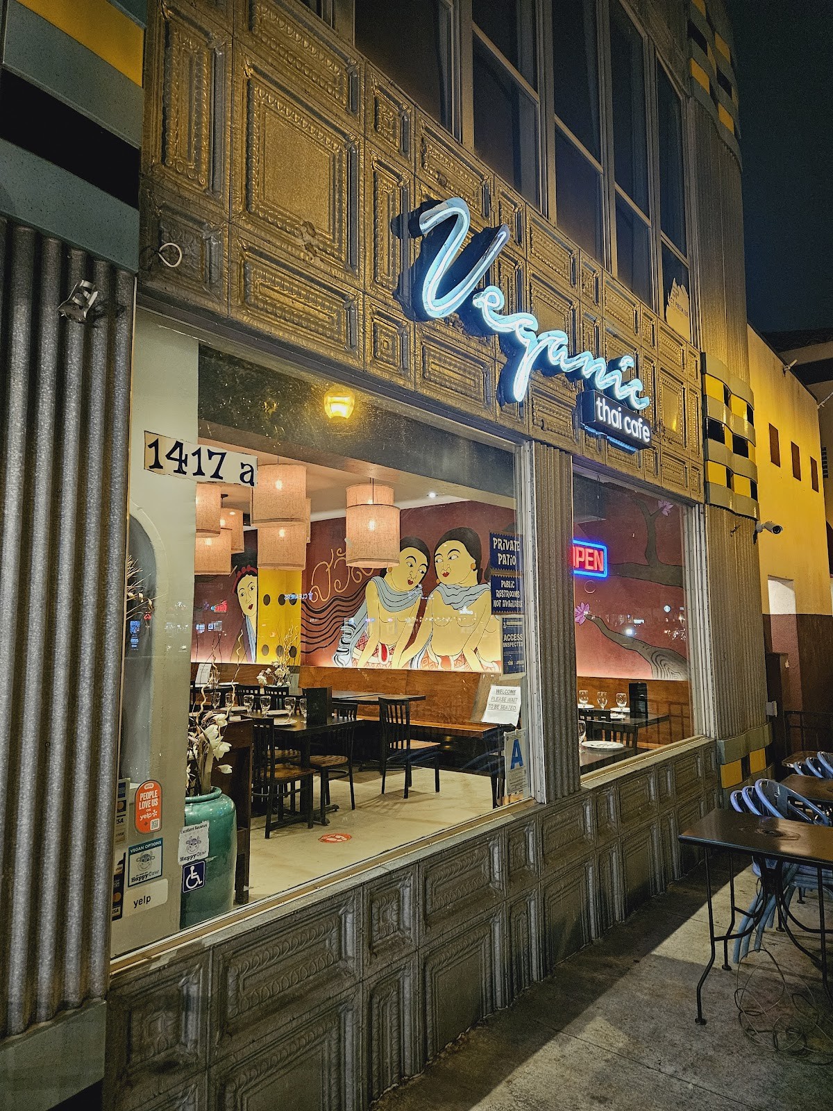 Veganic Thai Cafe: the place