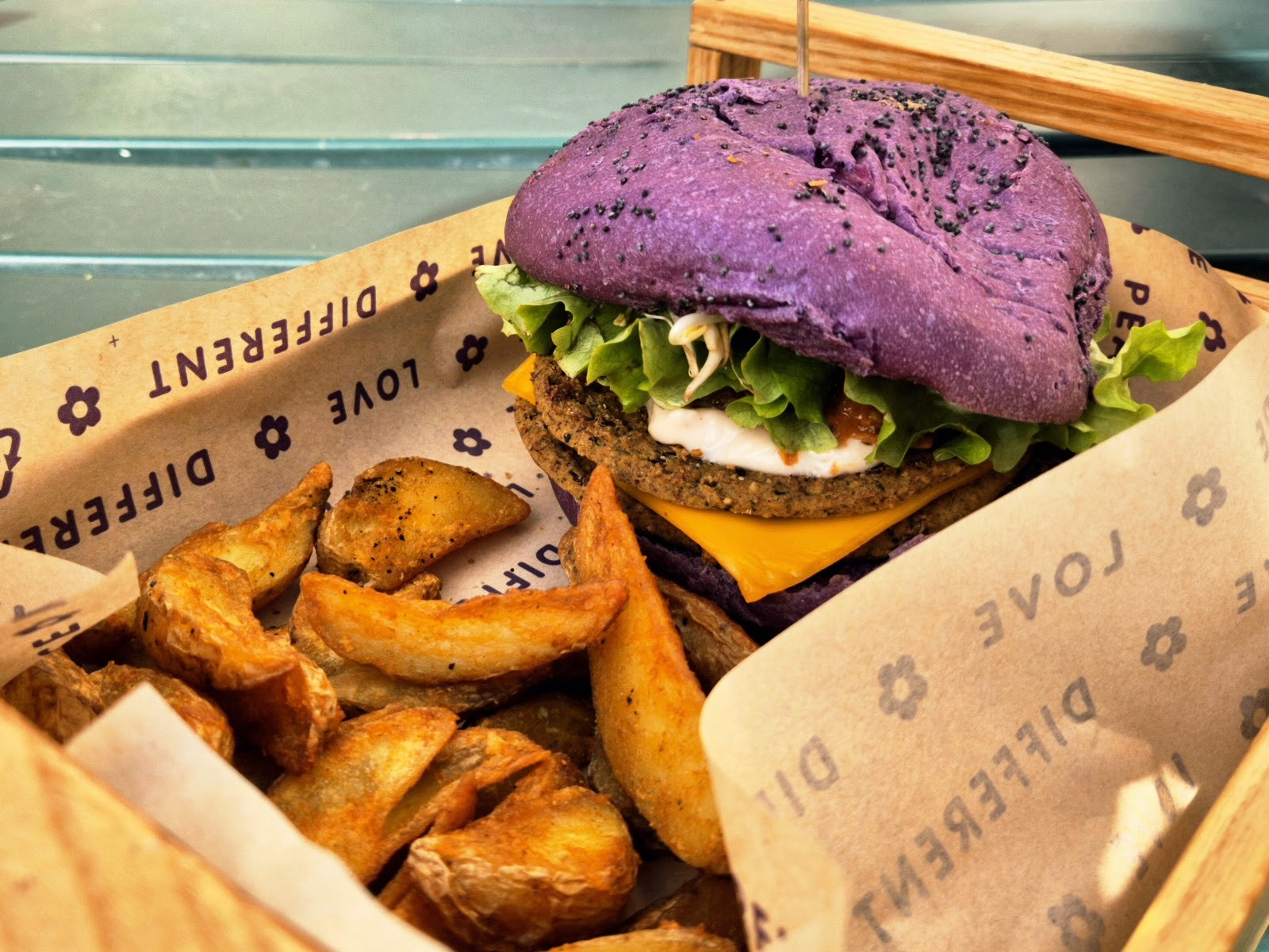 Flower Burger: food & drinks