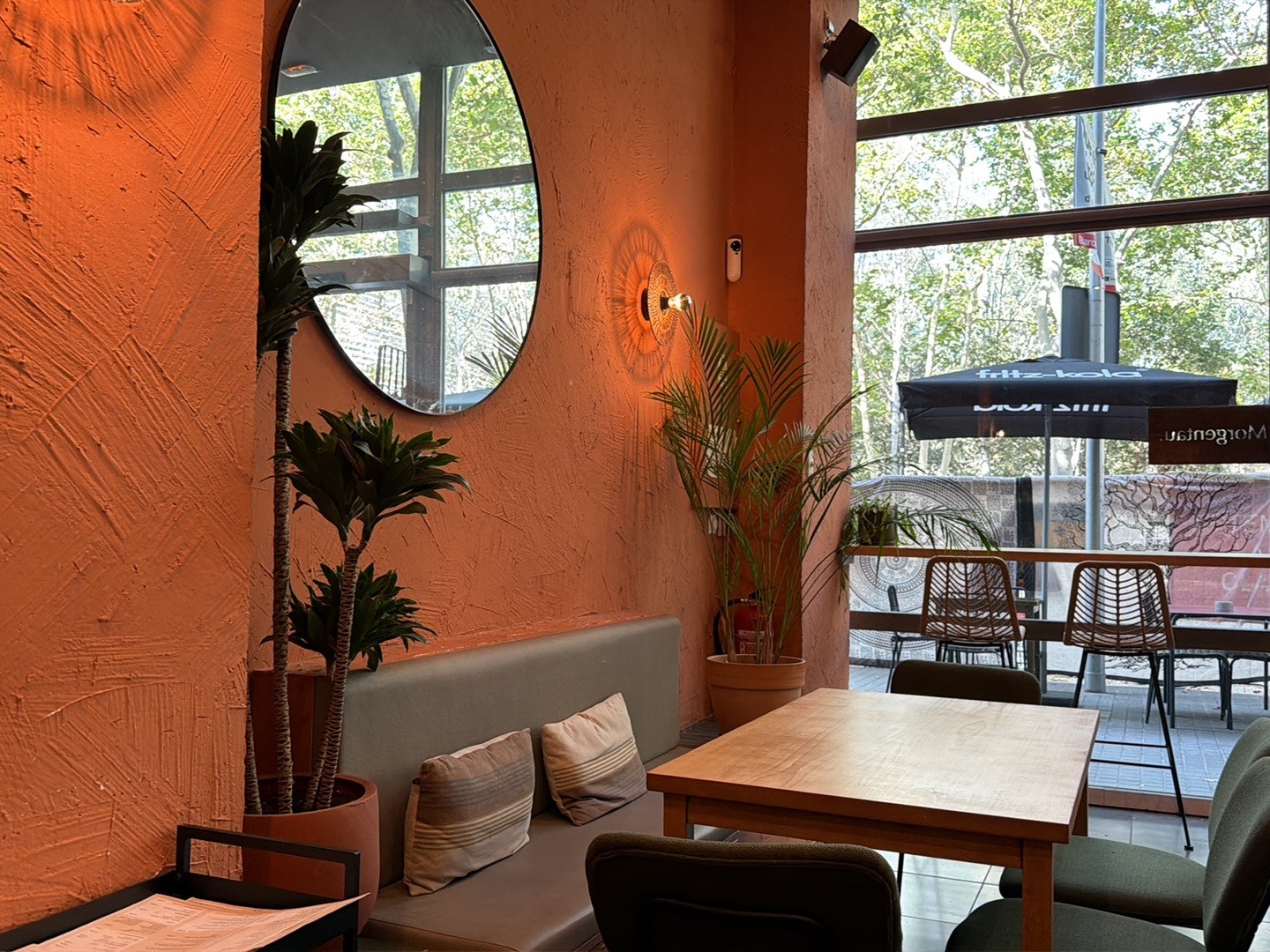 Morgentau. Restaurante Brunch Vegano Barcelona: the place