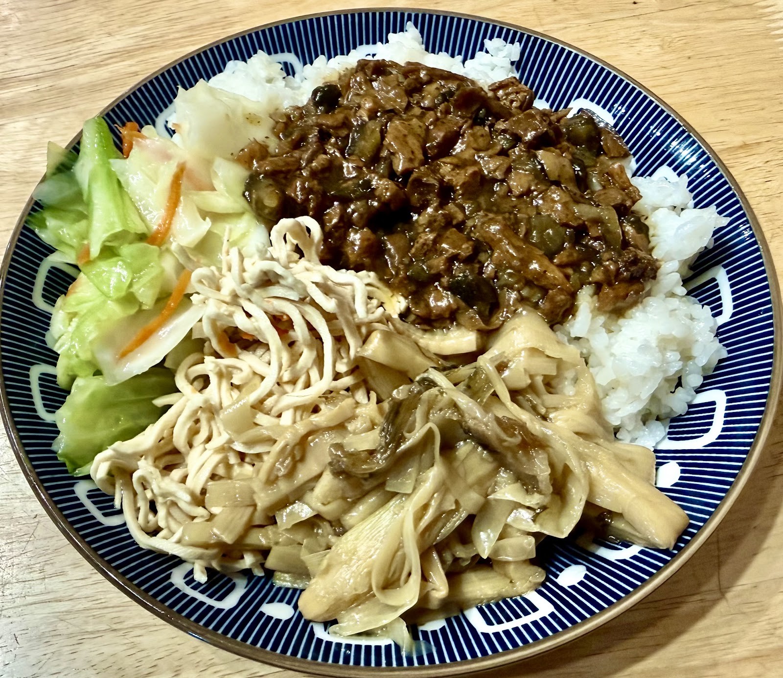 Miao Guanyin - 妙觀音素食 - Shuanglian/Jinxi Street: food & drinks