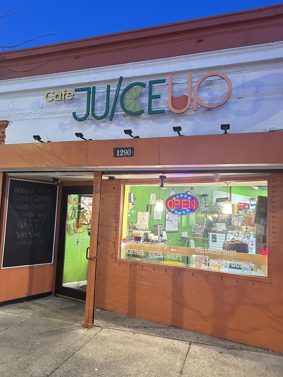 CAFE JUICEUP: the place