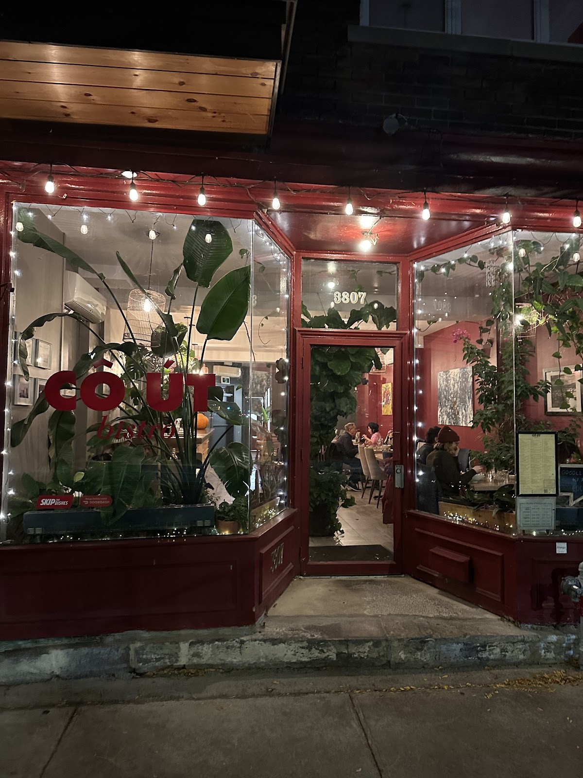 Bistro CÔ ÚT - Montréal: the place