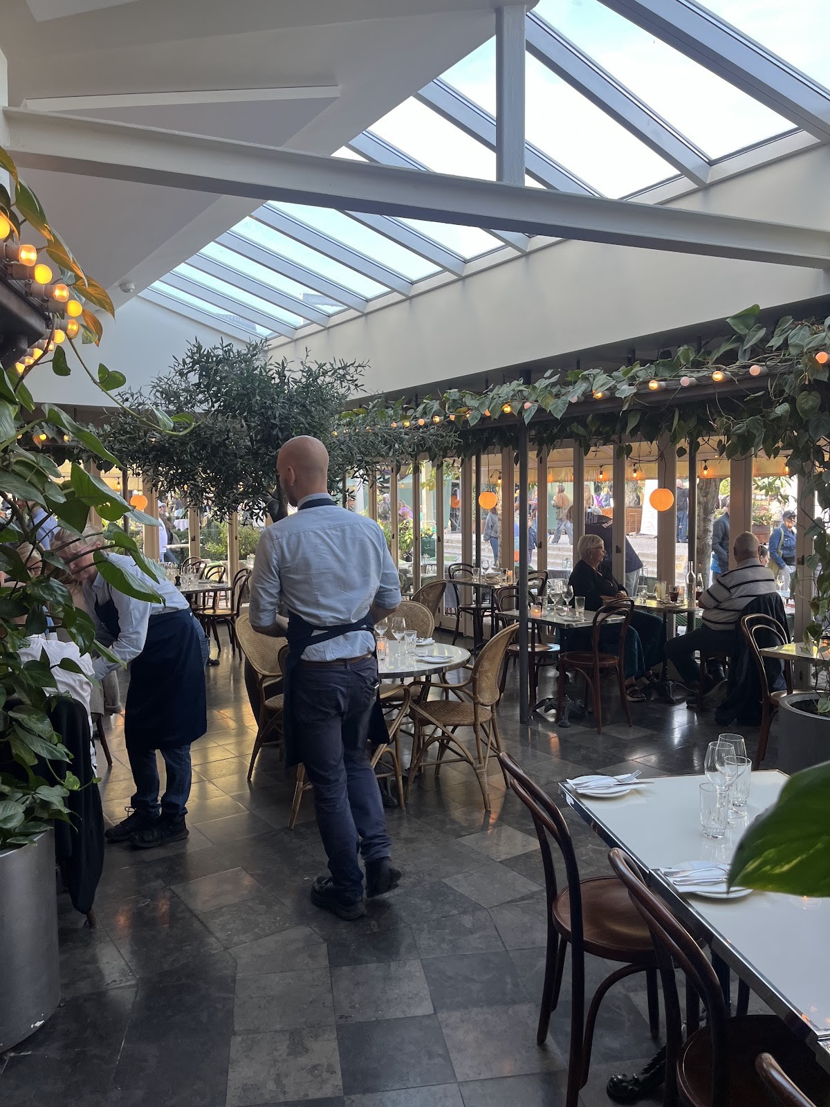 Figaro - bar & bistro: the place
