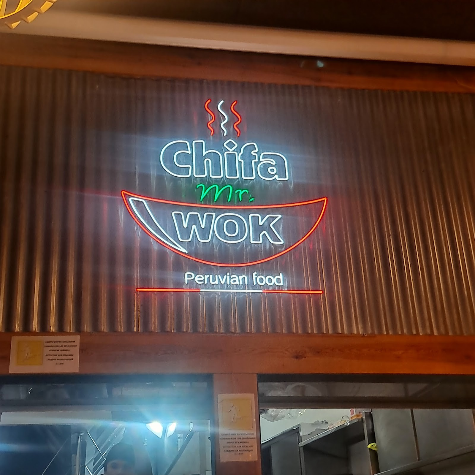 Chifa Peruà Mr. Wok Aragó: the place