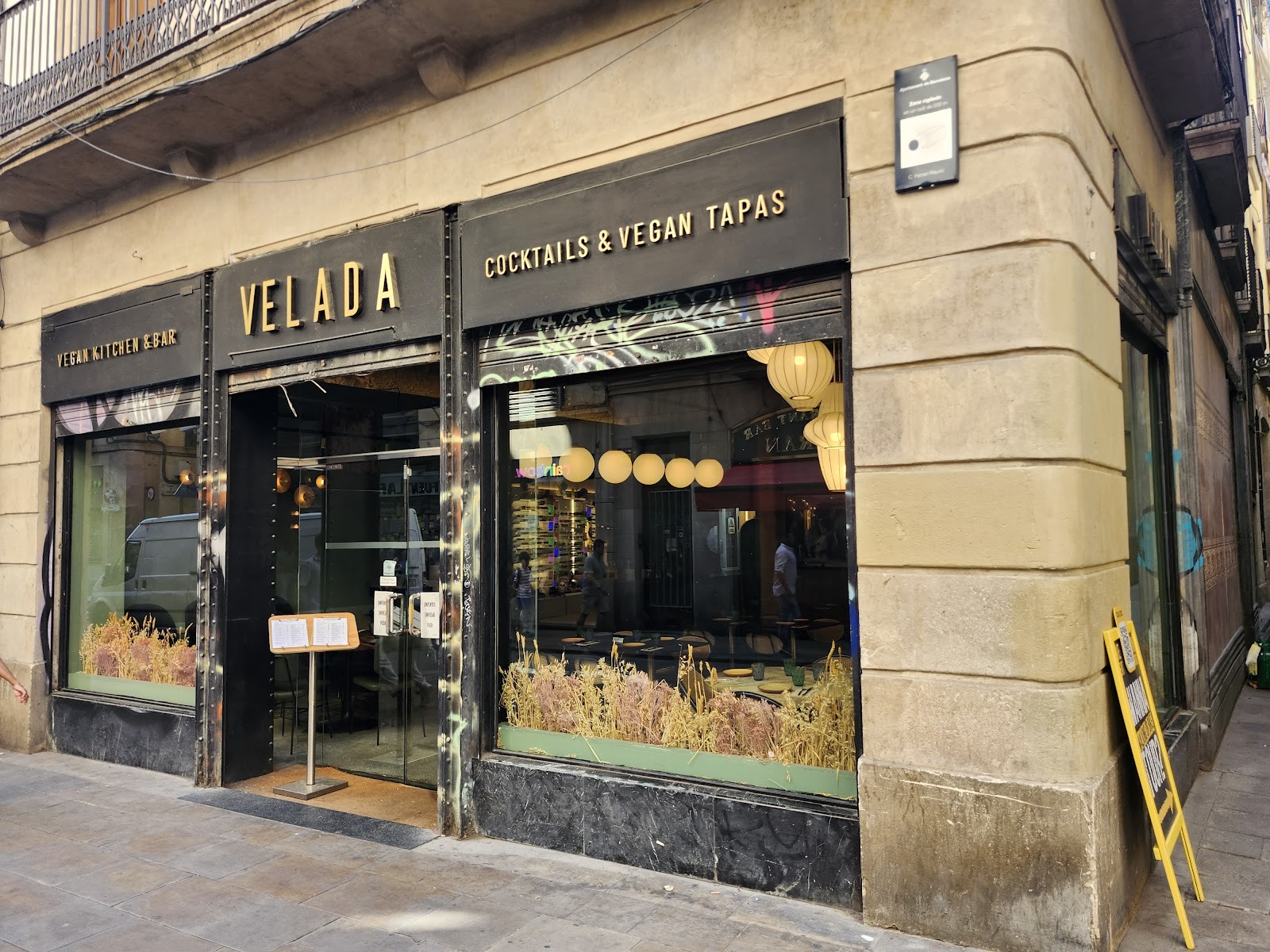 VELADA - Tapas Plant-Based y Cócteles en Barcelona: the place