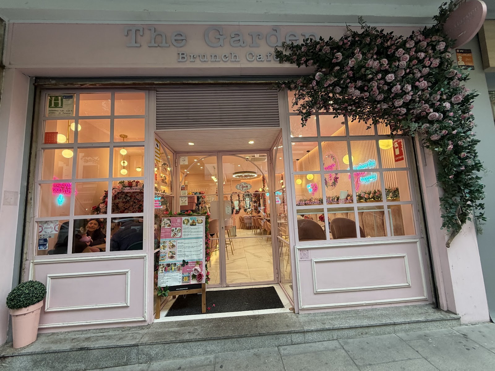 The Garden Brunch Café: the place