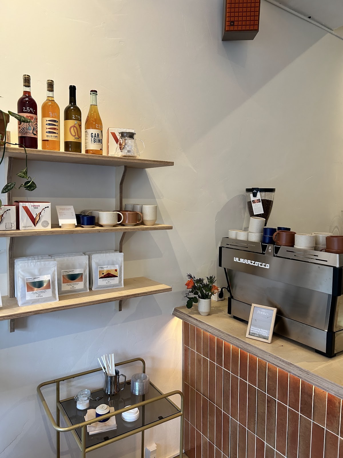 Pontes Roastery & Coffee Bar: the place