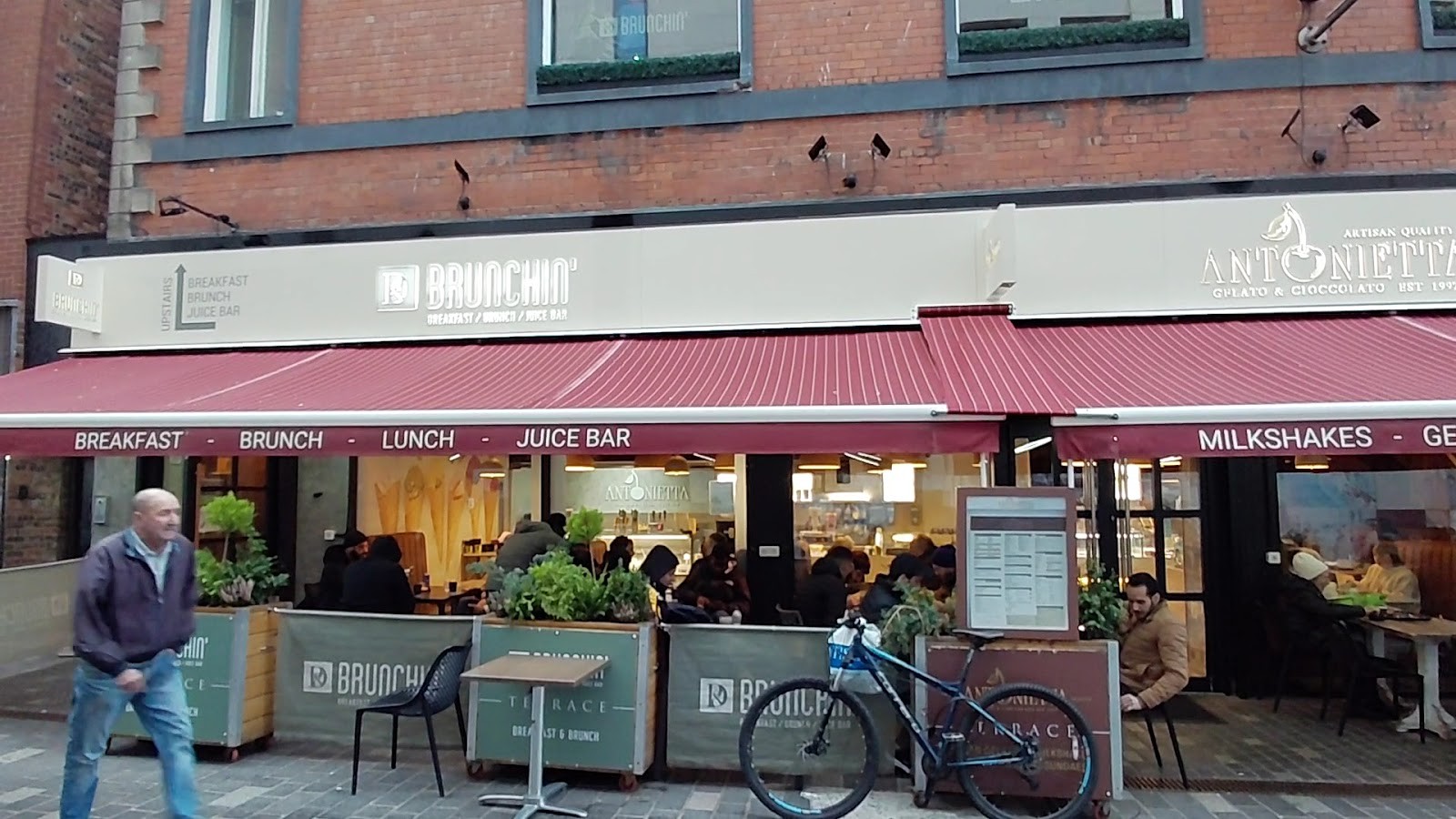 Brunchin': the place