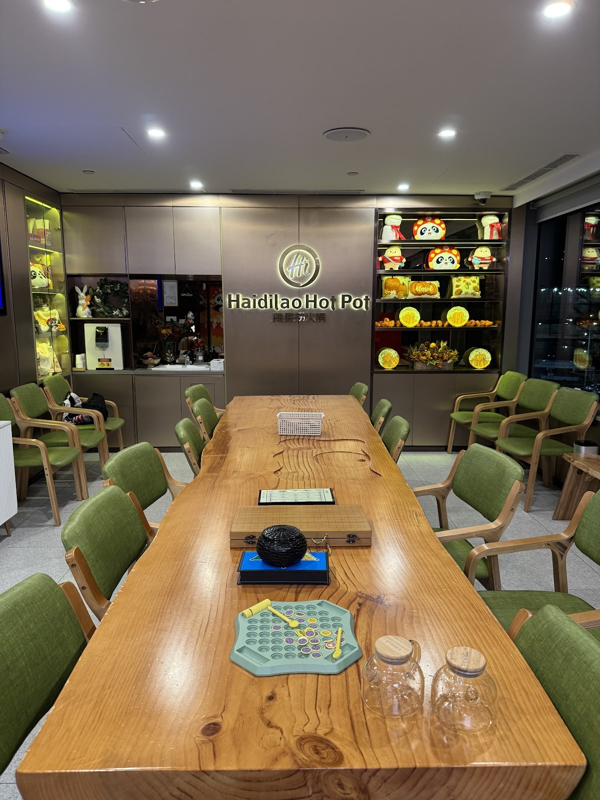 Haidilao Hotpot: the place