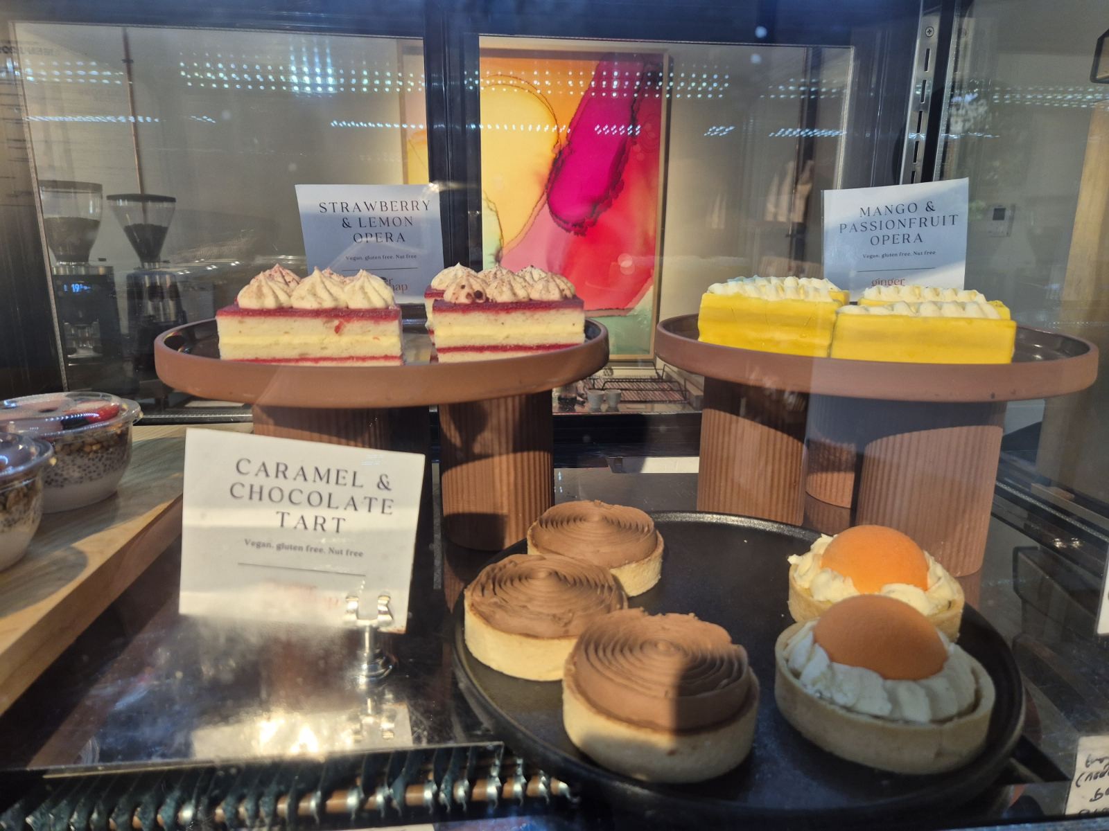 Gingersnap Patisserie: food & drinks