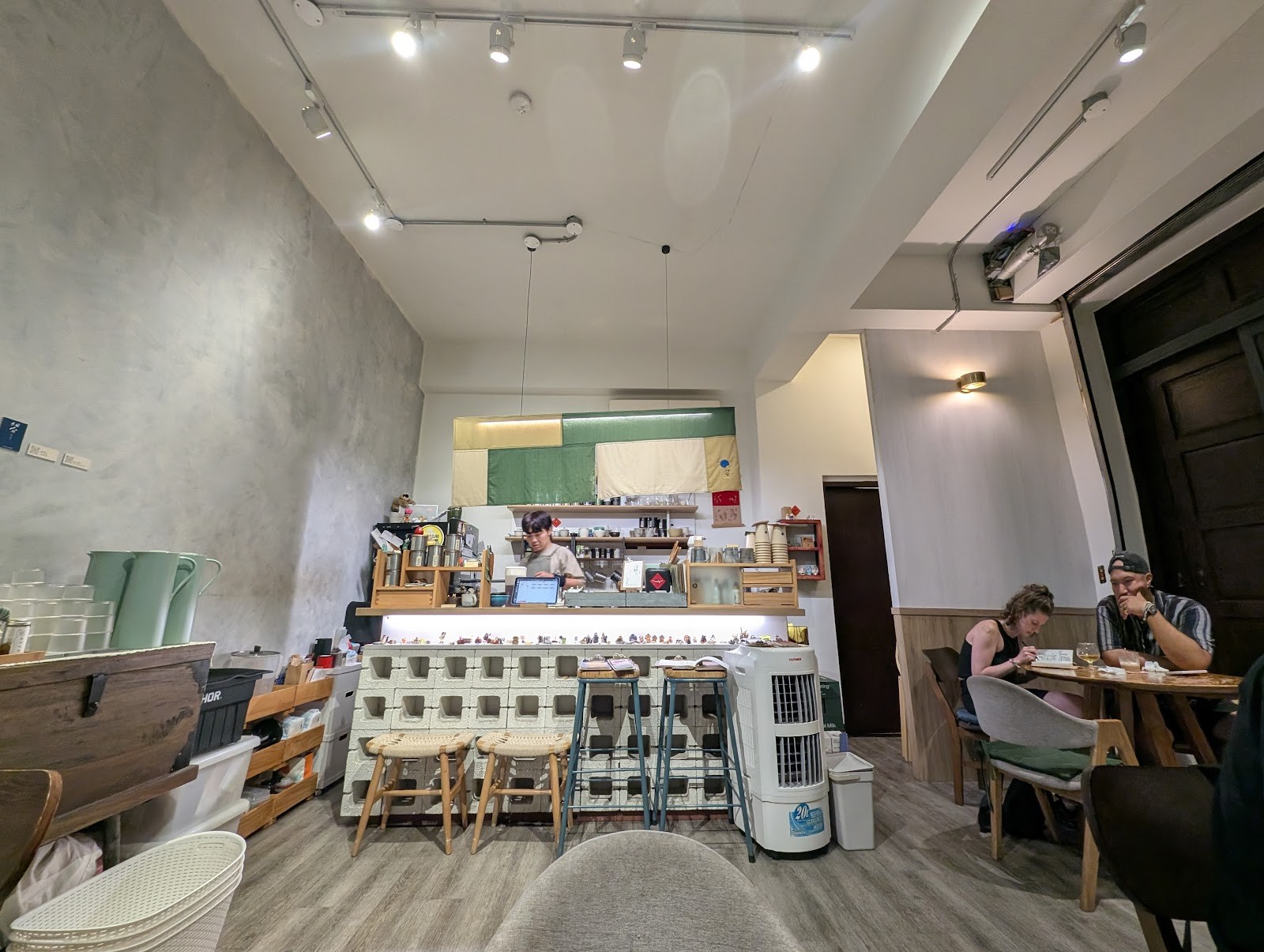 無口小廚 Mukuchi Kitchen & Bar: the place
