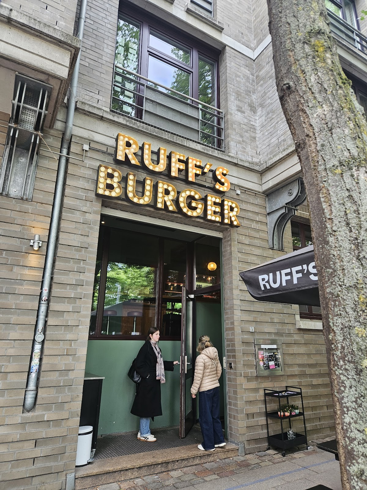 Ruff's Burger - Hamburg Lange Reihe: the place