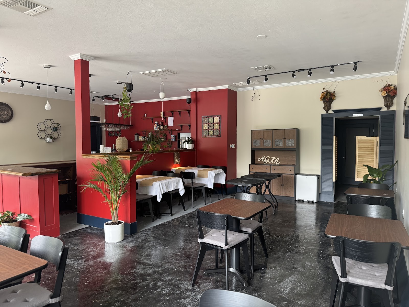 Chef Agir Restaurant Bar: the place