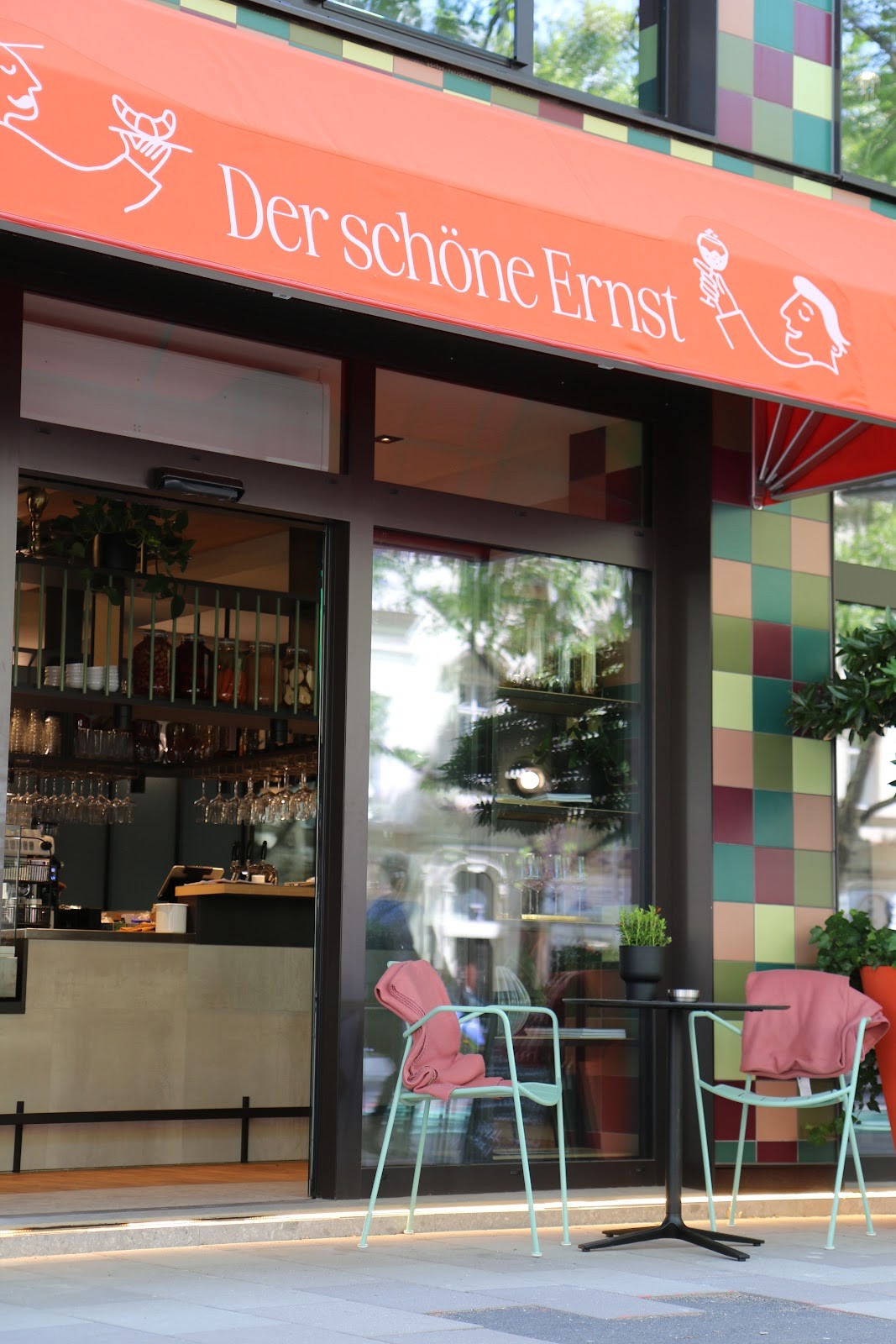 Der schöne Ernst: the place