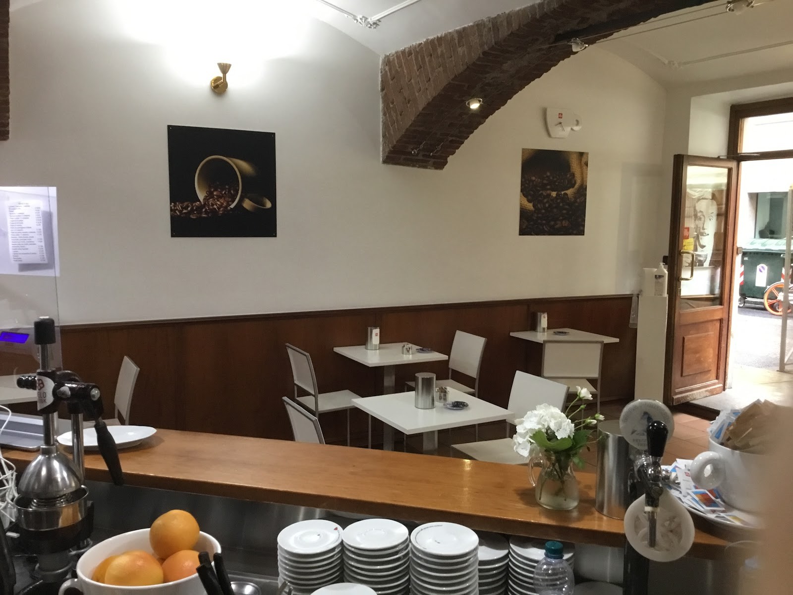 CAFFÈ 34: the place