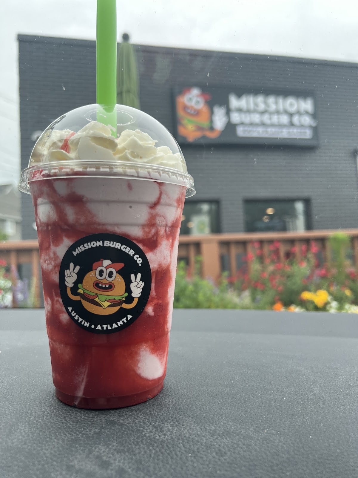 Mission Burger Co.: food & drinks