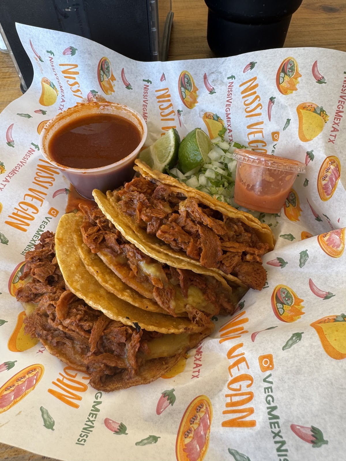 Nissi Vegan Méxican Cuisine: food & drinks