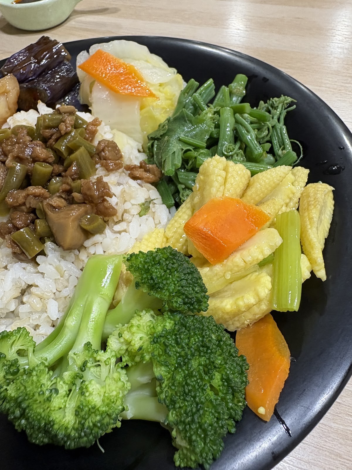 Vegetarian Seeds 禾苗素食: food & drinks