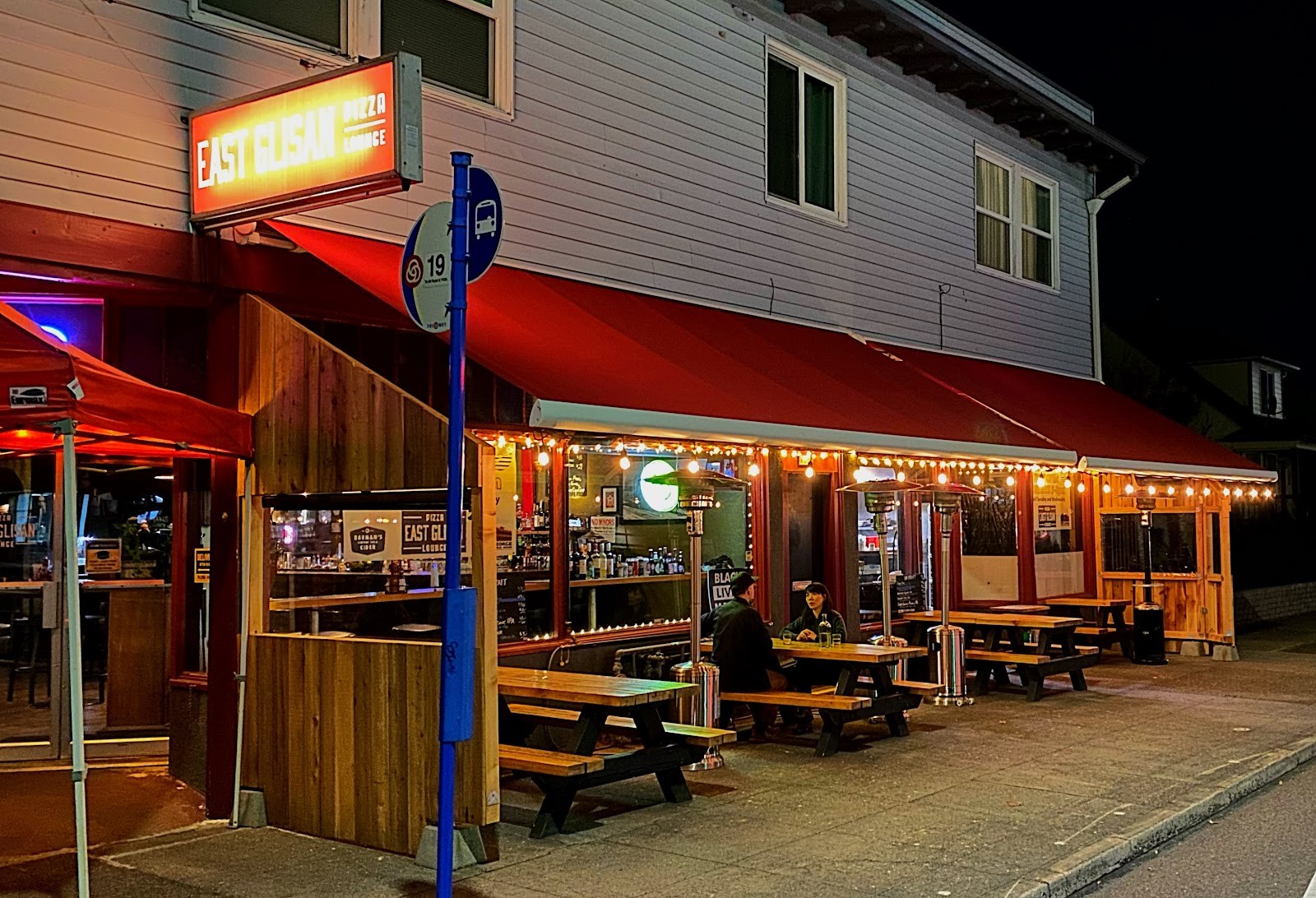 East Glisan Pizza Lounge: the place