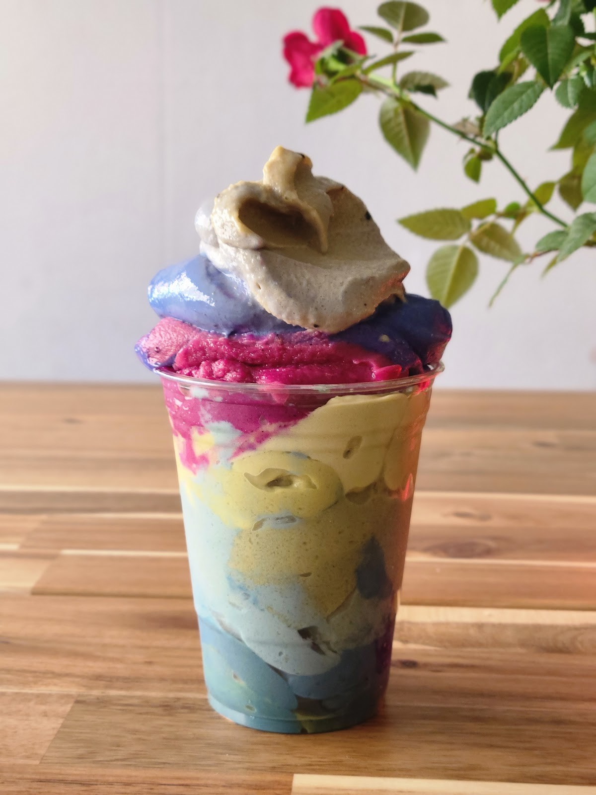 Happy Zoe Vegan Bakery: food & drinks