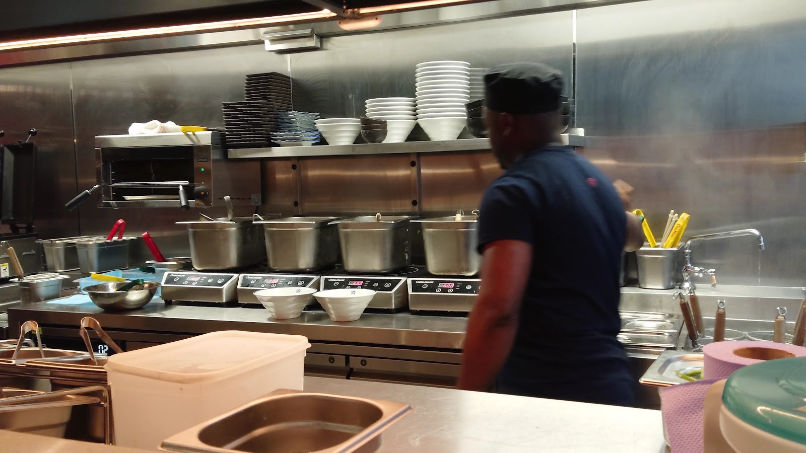 Tonkotsu Finsbury Park: the place
