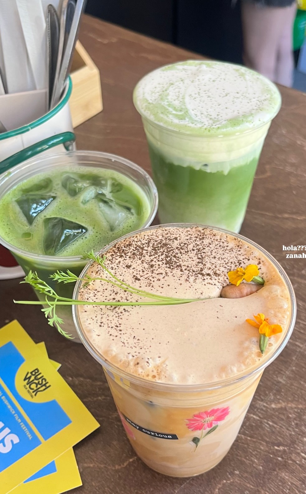 Dialogue Coffee & Flowers: food & drinks