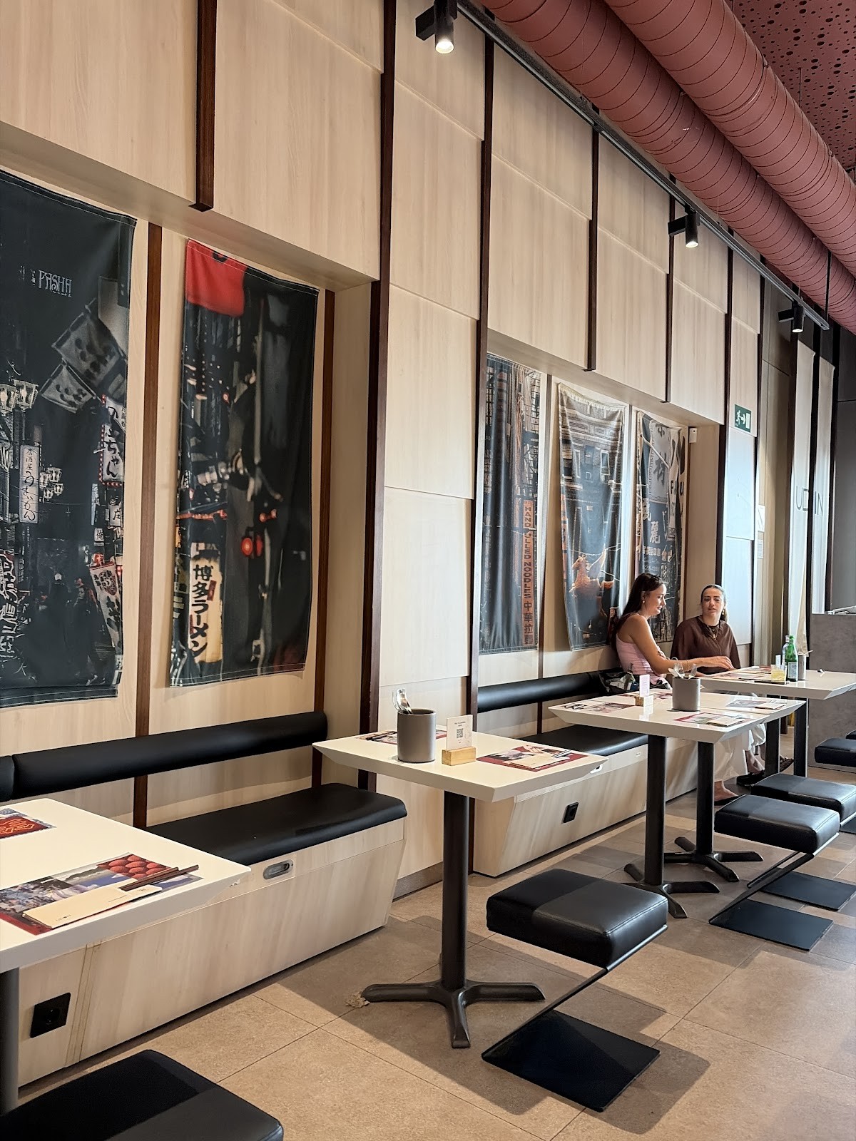 UDON Valencia Centro: the place