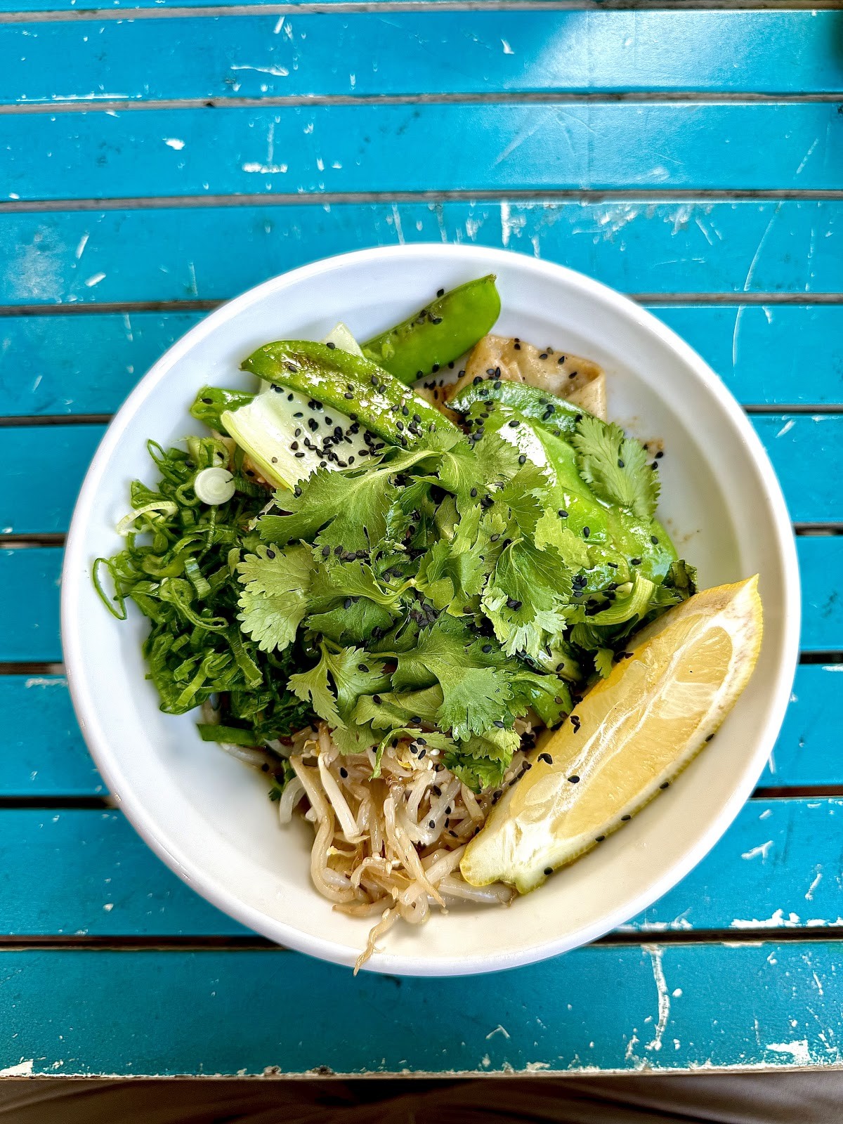 Yatta Vegan Ramen Żoliborz: food & drinks