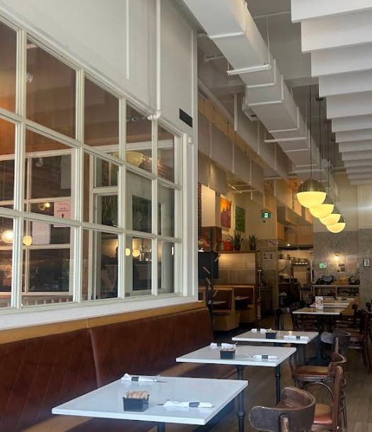 Aux Vivres Westmount: the place