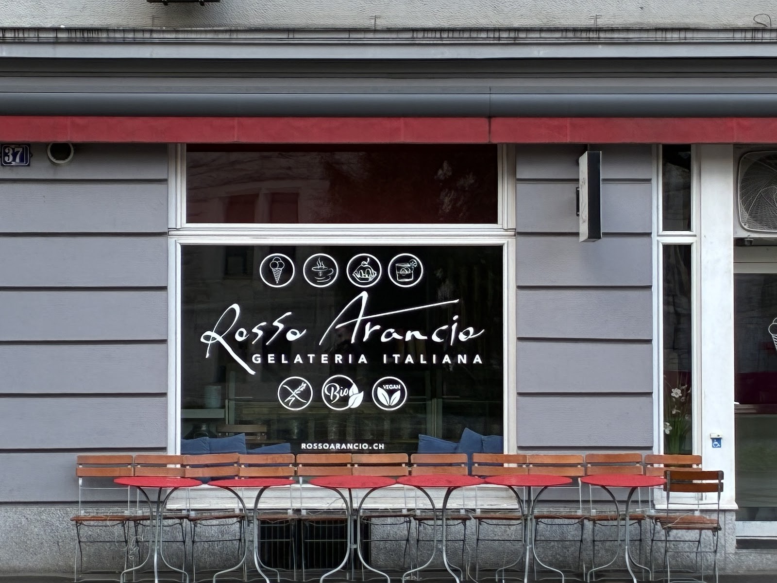 Rosso Arancio: the place