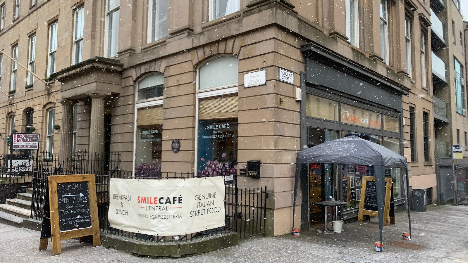 Smile Cafe: the place