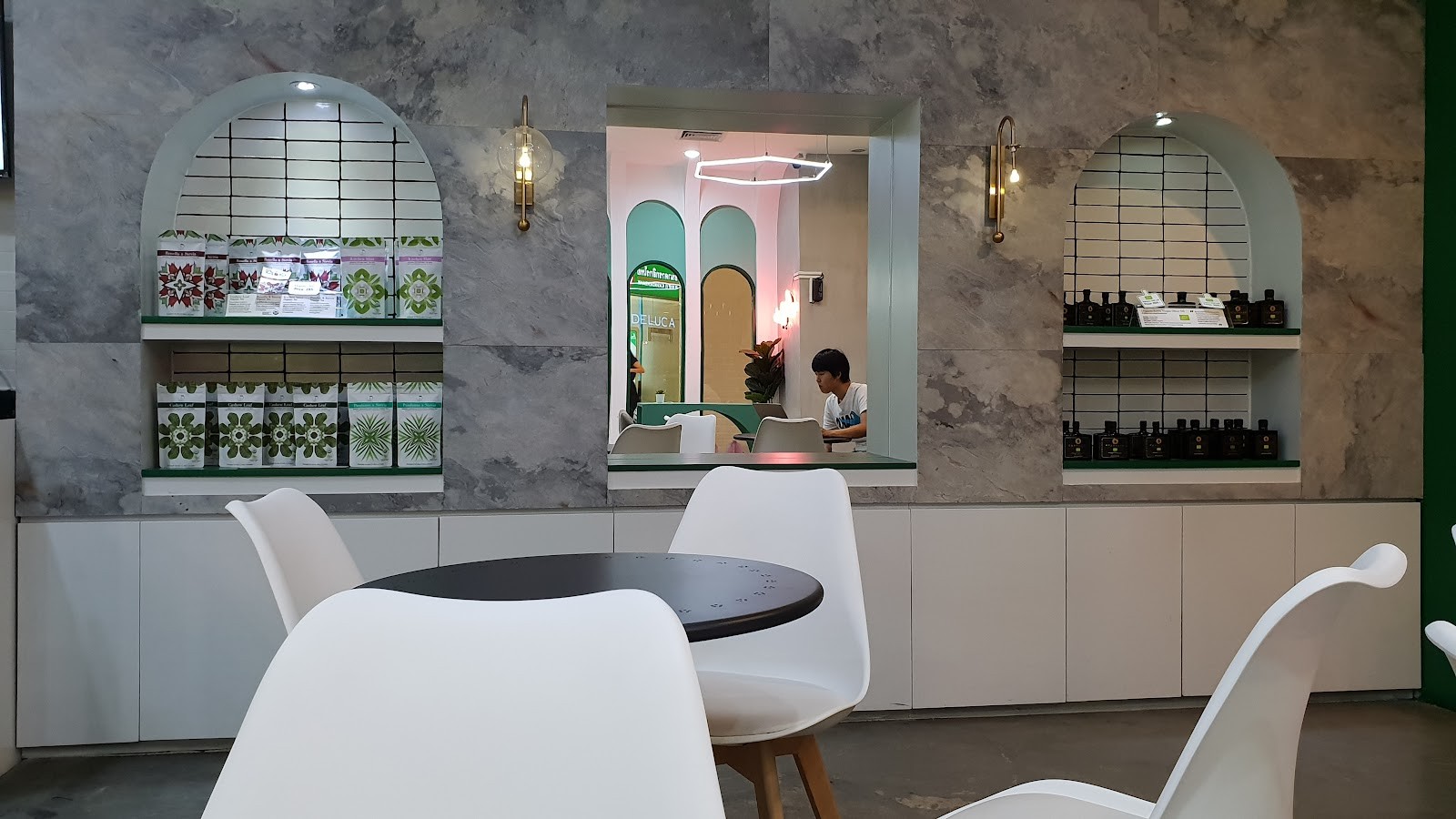 Le Root: the place
