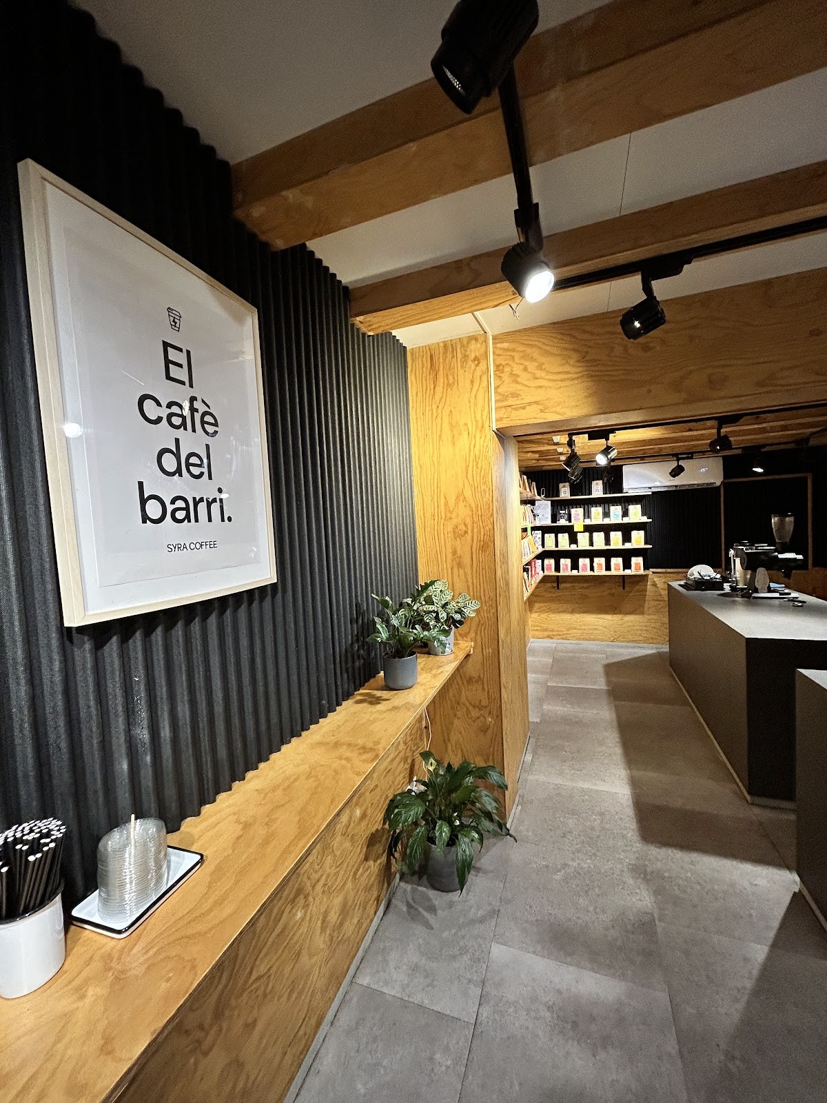 Syra Coffee - Passeig Sant Joan: the place
