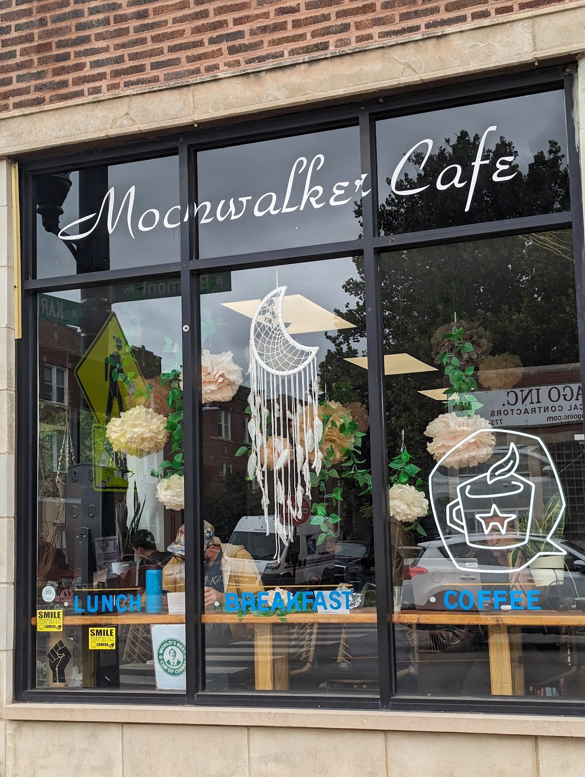 Moonwalker Cafe: the place