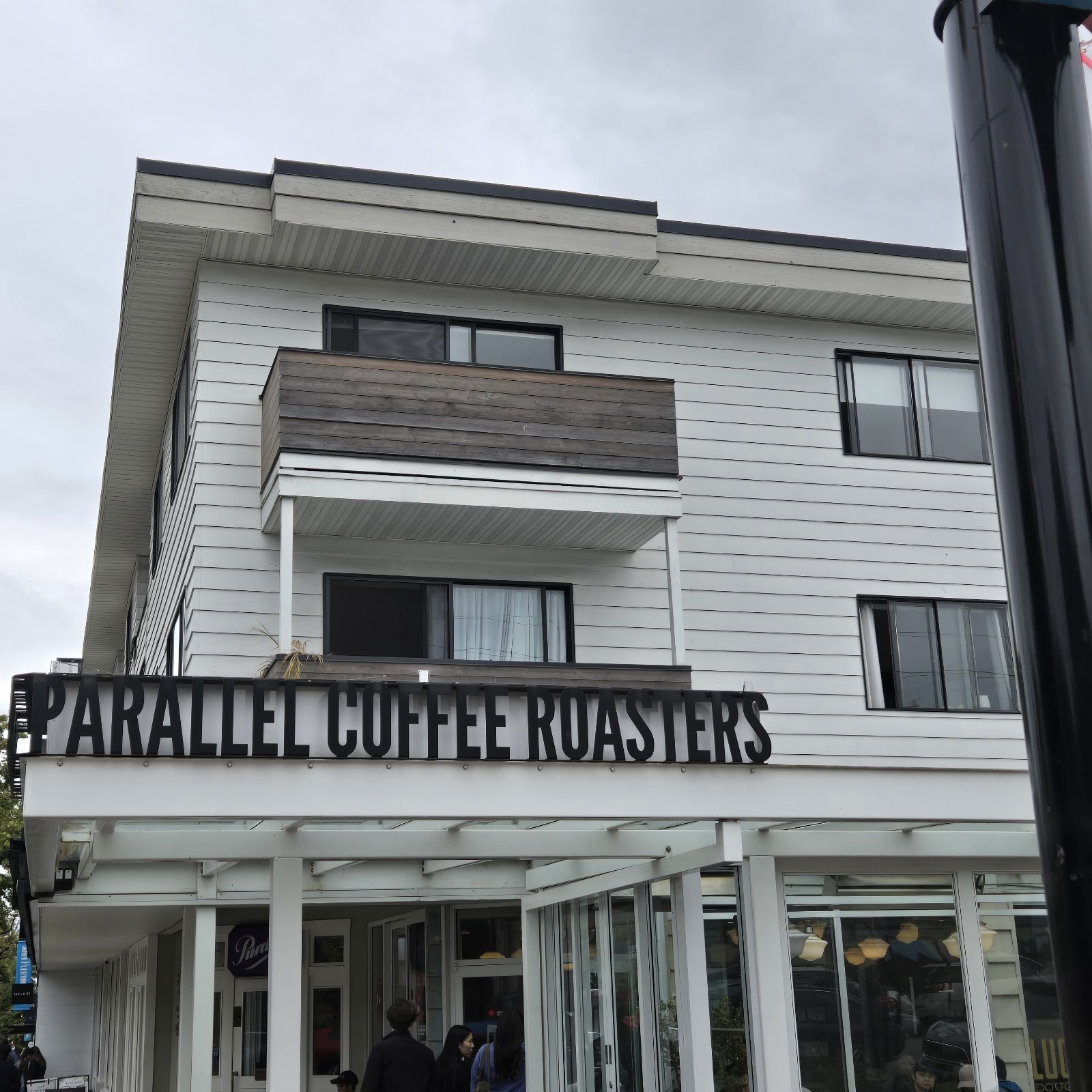 49th Parallel Café & Lucky's Doughnuts - West 4th: the place