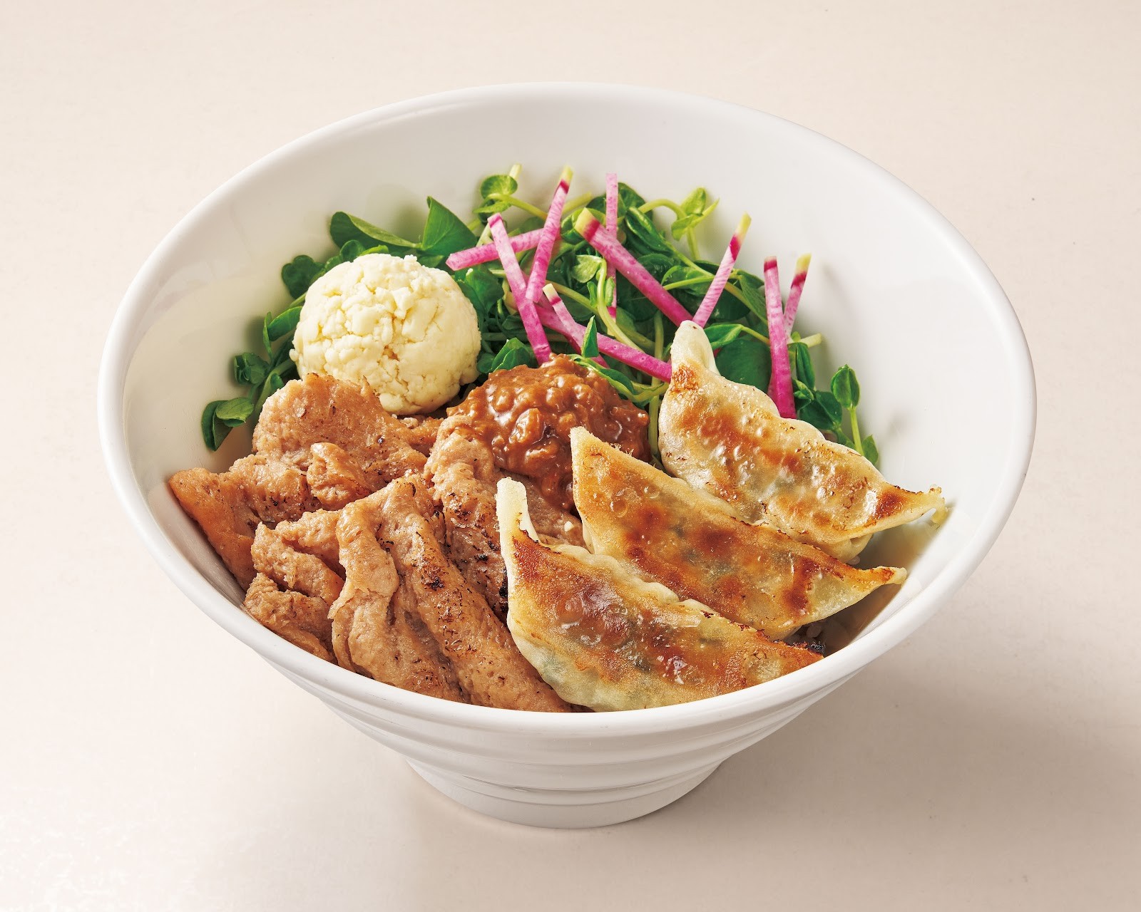T’s Tantan: food & drinks