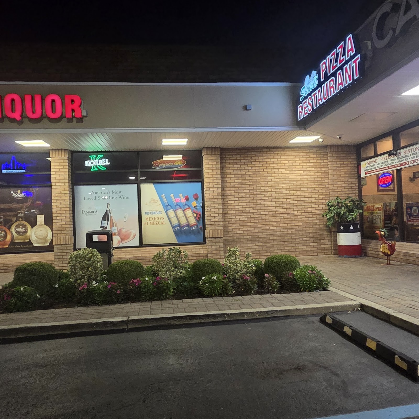 Sunset Pizza: the place
