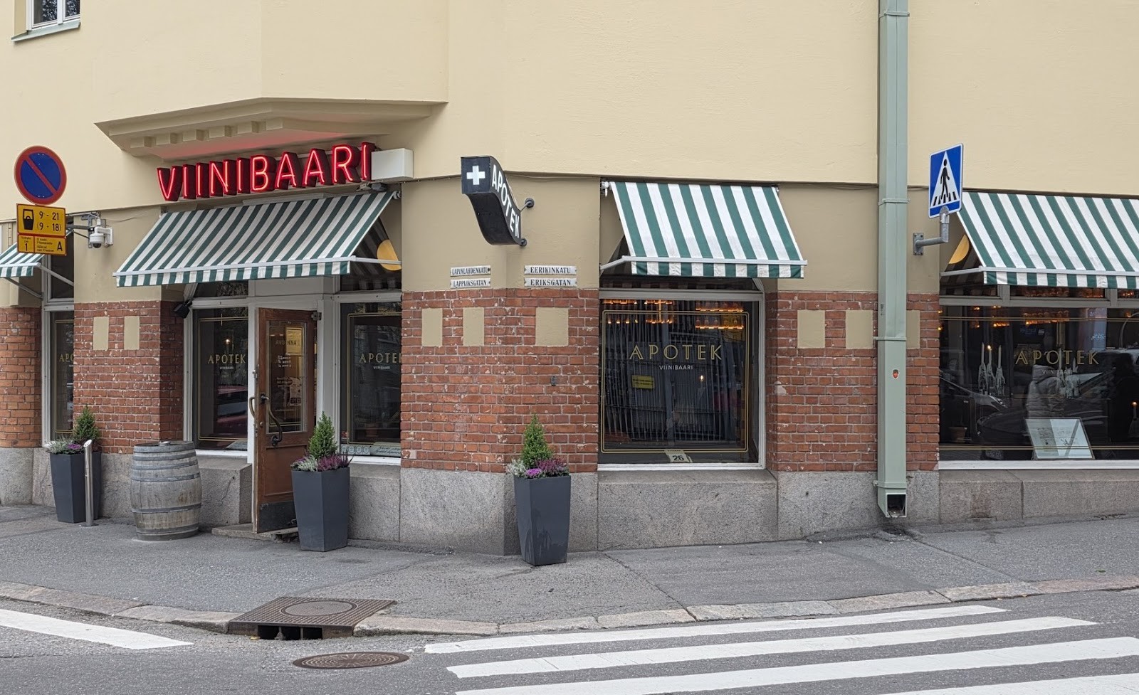 Viinibaari Apotek / Wine Bar Apotek: the place