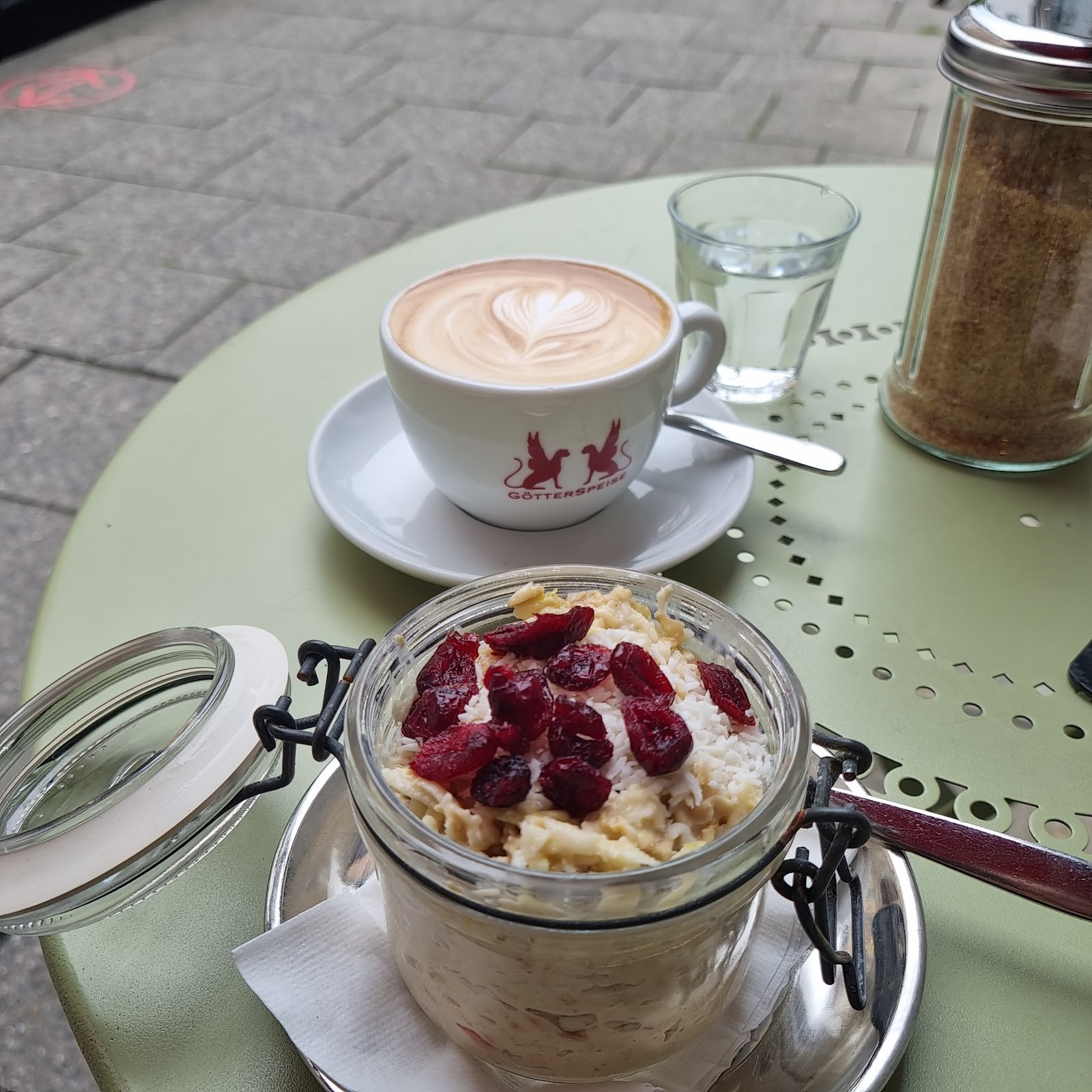 Götterspeise Chocolaterie & Cafe: food & drinks