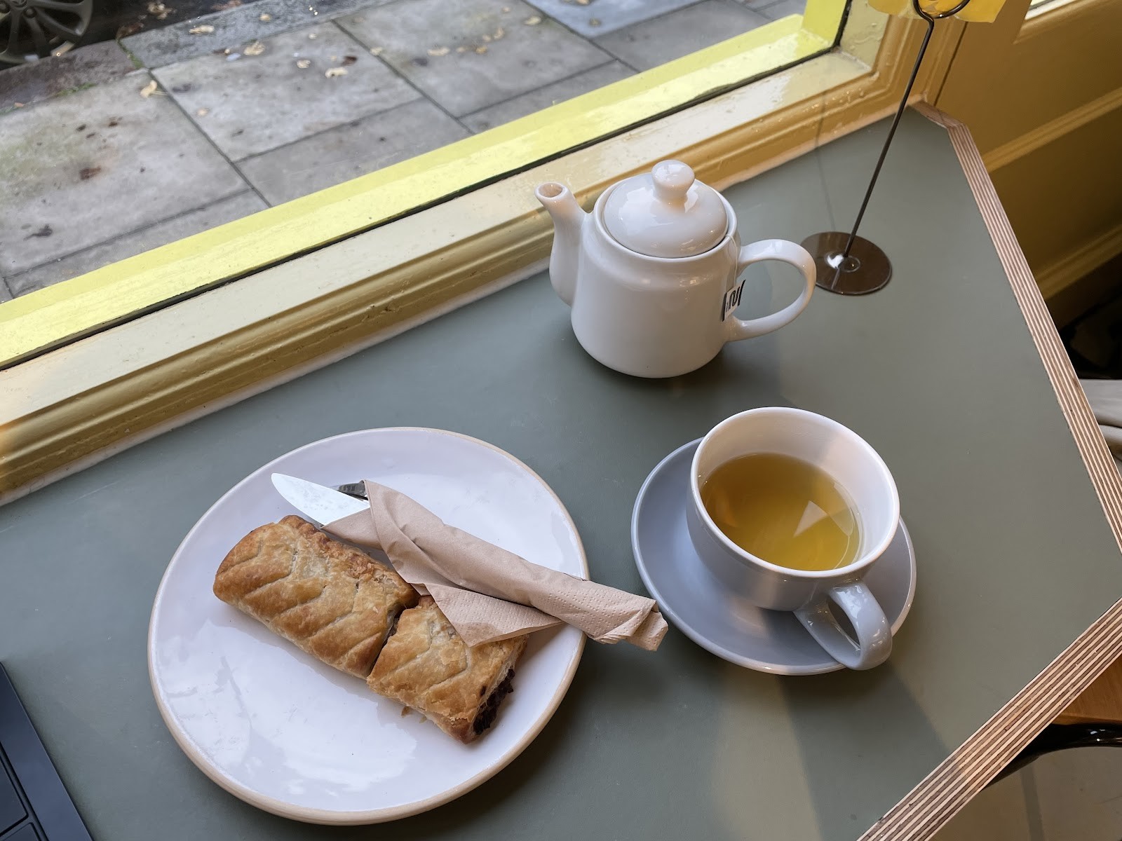 Mandala Café Bethnal Green: food & drinks