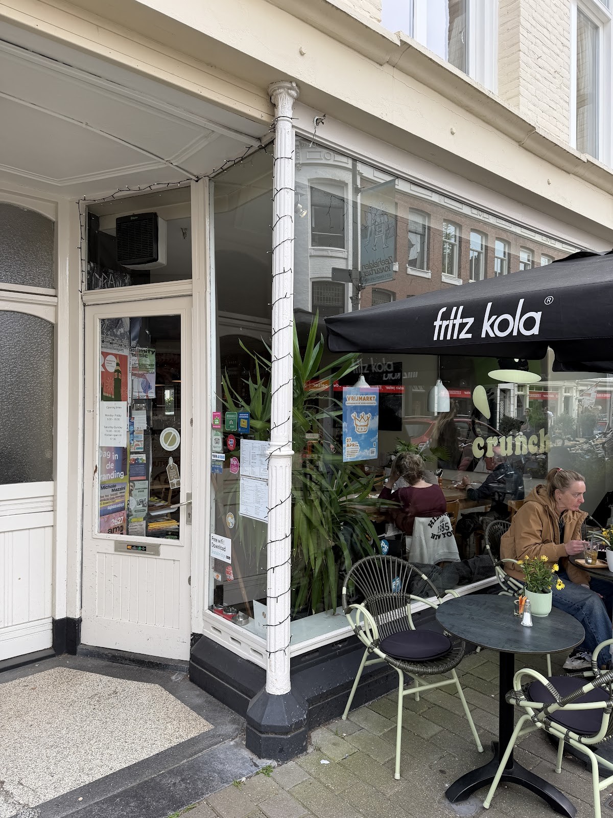 Crunch Café: the place