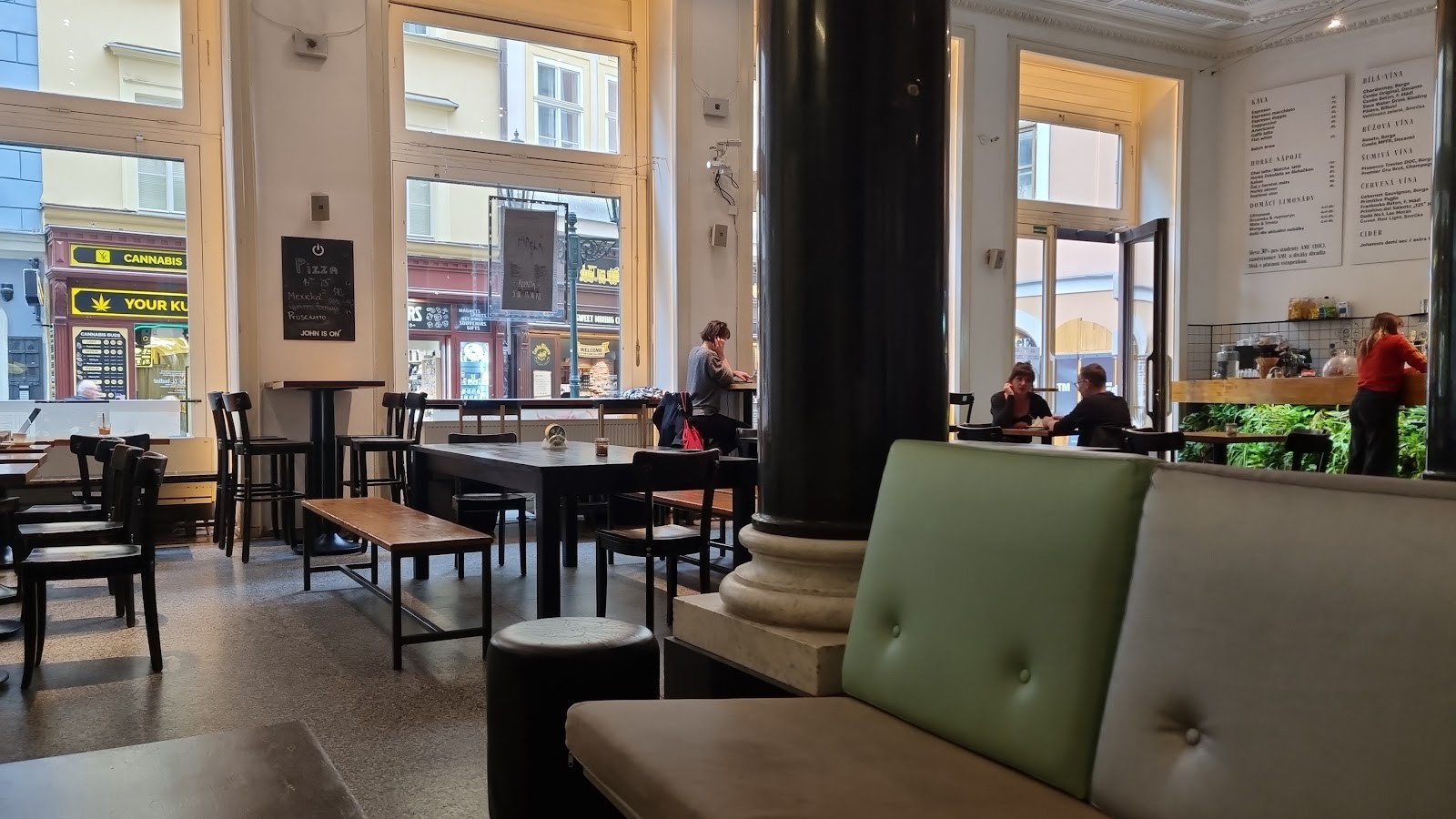 Kafe Damu: the place
