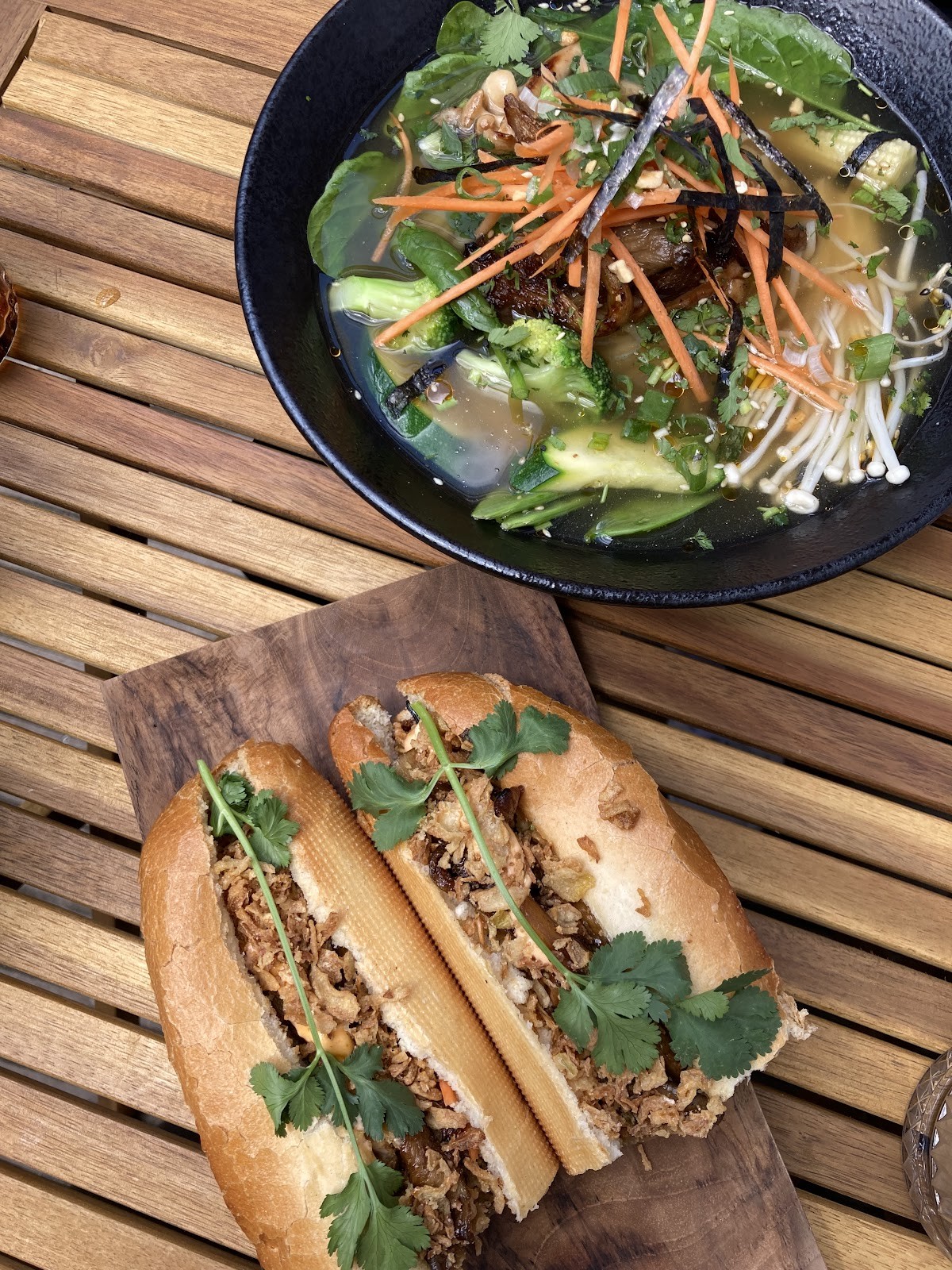 Ahimsa Restaurant: food & drinks